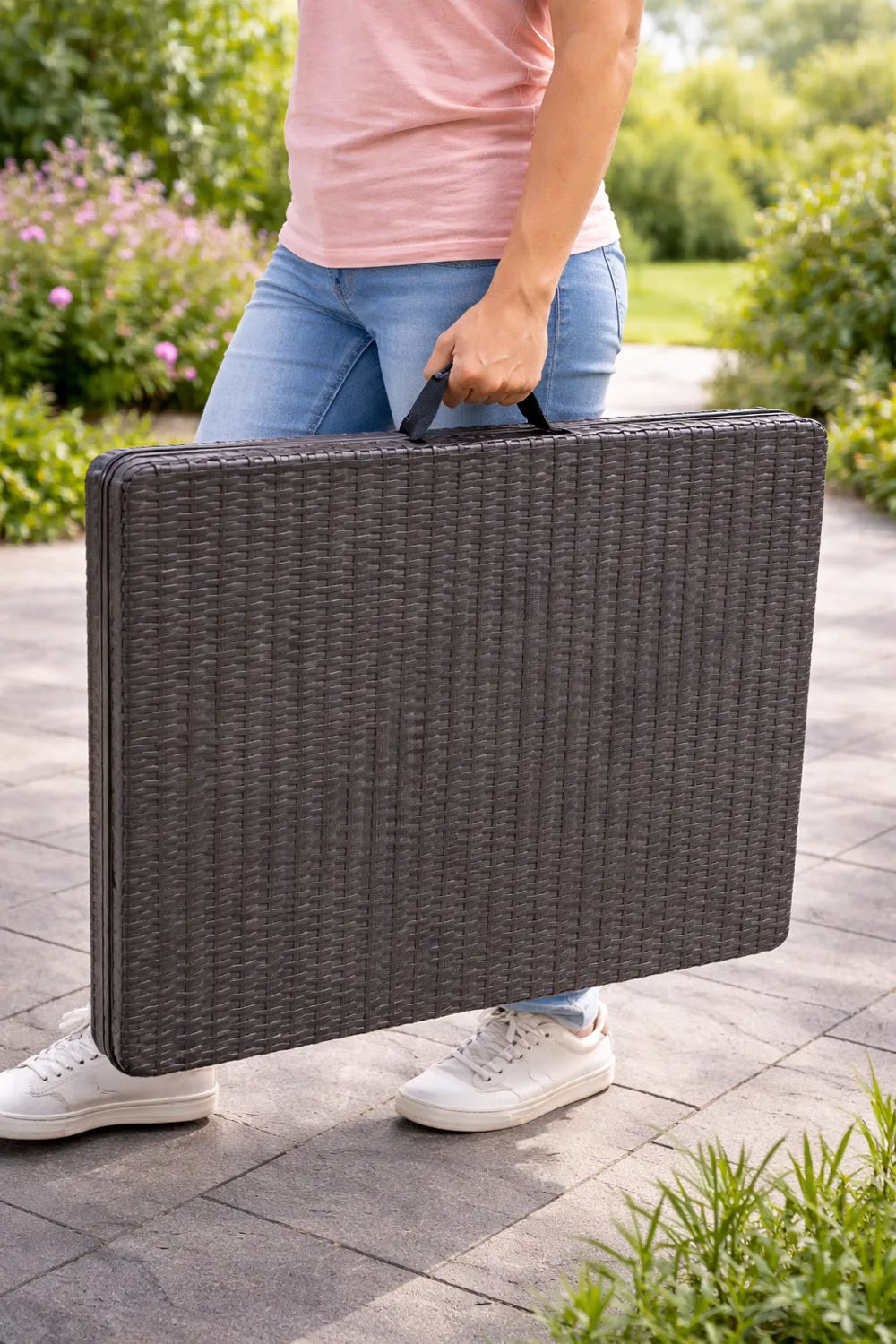 Platzsparender Klapptisch als tragbarer Klapptisch in Kofferform, leicht zu transportieren für Balkon, Terrasse, Garten & Camping