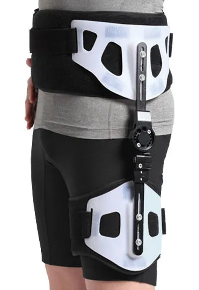 regulierbare Hüftorthese mit ROM-Gelenk zur Stabilisierung und Bewegungskontrolle des Hüftgelenks, seitliche Ansicht am Körper